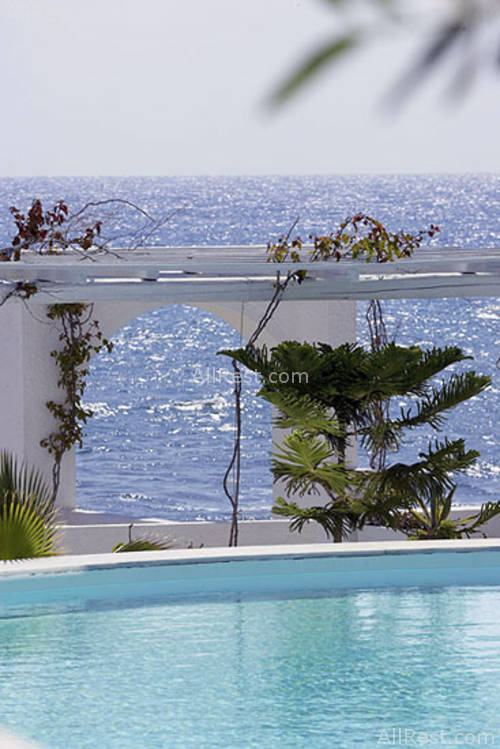 Thalassa Sea Side Resort & Suites 4